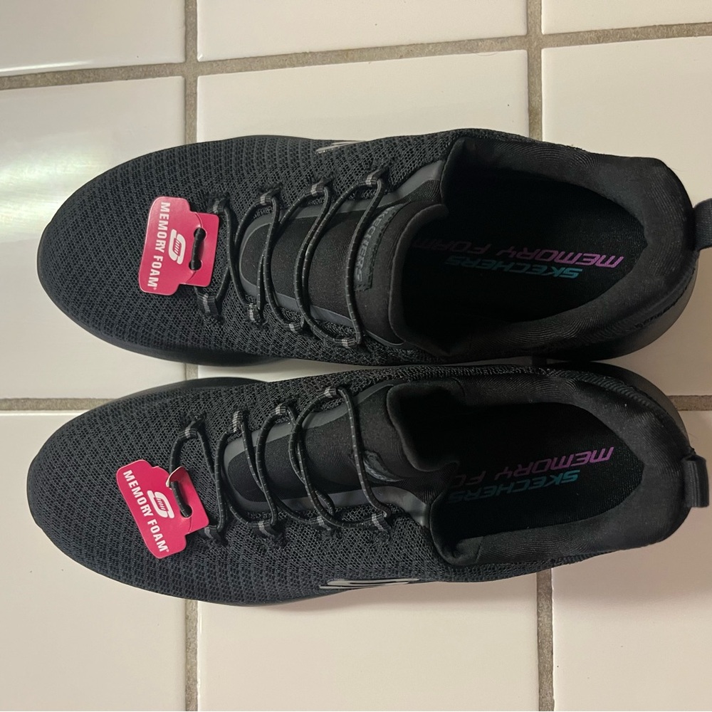 Sketchers- slip on